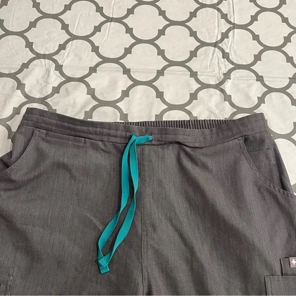 Figs Women's Yola Pants Scrub Bottom Graphite Gray TW2000R Size Small NWOT - Picture 5 of 8